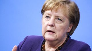 Decizie de ultimă oră! Angela Merkel &icirc;ndeamnă la impunerea unor noi restricţii p&acirc;nă la jumătatea lui ianuarie