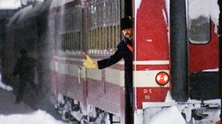 VIDEO - Trenurile au fost oprite din nou din mers de înghețul din țară