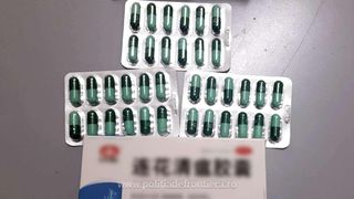 Mii de pastile anti-COVID, confiscate la graniță