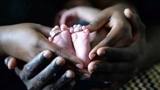 și-a ucis bebelușul de două luni