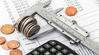 Ce este și cum funcționează un convertor valutar?