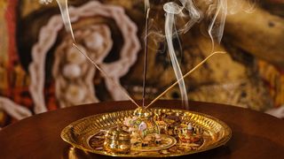 De ce nu este bine să aprinzi bețișoare parfumate &icirc;n casa unde locuiești&nbsp;