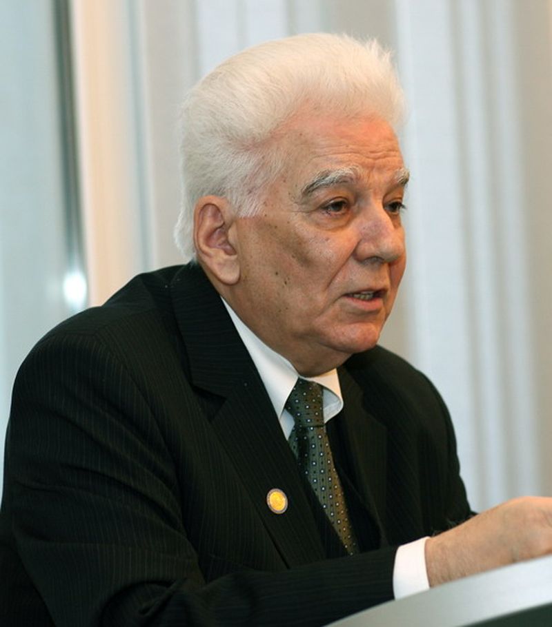 a murit aurelian bondrea