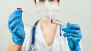 Bilanț coronavirus 18 decembrie: 5.340 de noi cazuri de infectare. 1.270 de pacienţi la ATI