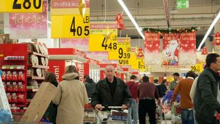 Program prelungit pentru marile magazine de Crăciun și Revelion. Care e răspunsul Guvernului