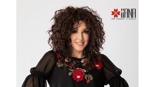 Cadouri de Crăciun pentru persoanele dragi: îmbrăcăminte tradițională și o bluză damă de la iiana.ro !