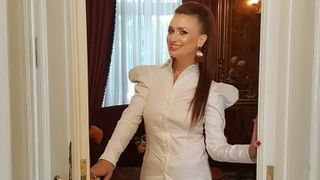 VIDEO - Casă de vedetă este pregătită de sărbători, cu Dana Luțu și femeia de afaceri Pușa Hack