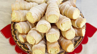 Cum se fac rulourile umplute cu cremă de vanilie