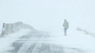 Alertă meteo: Este cod portocaliu şi galben de viscol