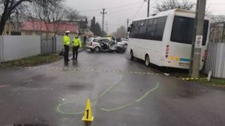Accident cumplit în Vrancea. Două persoane, încarcerate