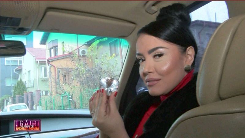 bianca drăgușanu ridicată de mascați