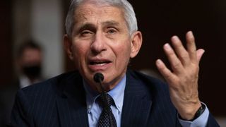 Avertismentul Medicului Fauci: „Vom asista la o creştere rapidă a cazurilor COVID..”