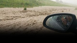 VIDEO | Inundaţii şi viscol puternic