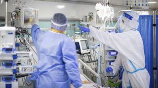 Şase contaminări cu varianta britanică a noului coronavirus în India