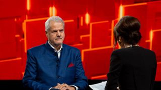 Adrian Năstase, următorul invitat la “40 de întrebări cu Denise Rifai”, marți, 5 ianuarie, de la ora 22:30, la Kanal D! “Știu care este valoarea mea!”