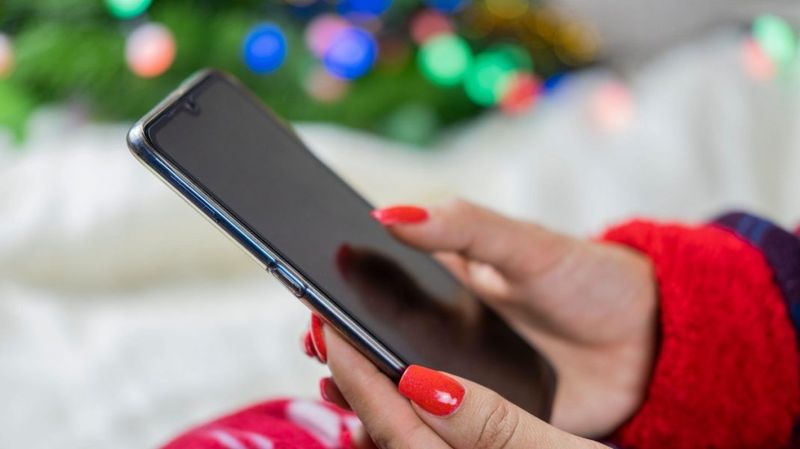 La mulți ani! Echipa stirilekanald.ro vă urează un 2021 plin de bucurii și de împliniri!