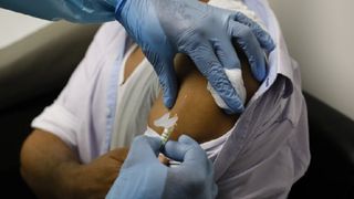 Vaccinul Pfizer-BioNTech poate fi ineficient în această situație! Populația a fost avertizată