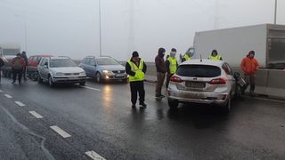 VIDEO - Accidente în lanț pe centură din cauza ceții și a poleiului