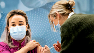 Ultimul stat membru UE care își lansează campania de vaccinare împotriva COVID-19