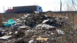 Anunț important: Cei care vor arunca ilegal deșeuri vor fi amendați și li se vor confisca mașinile