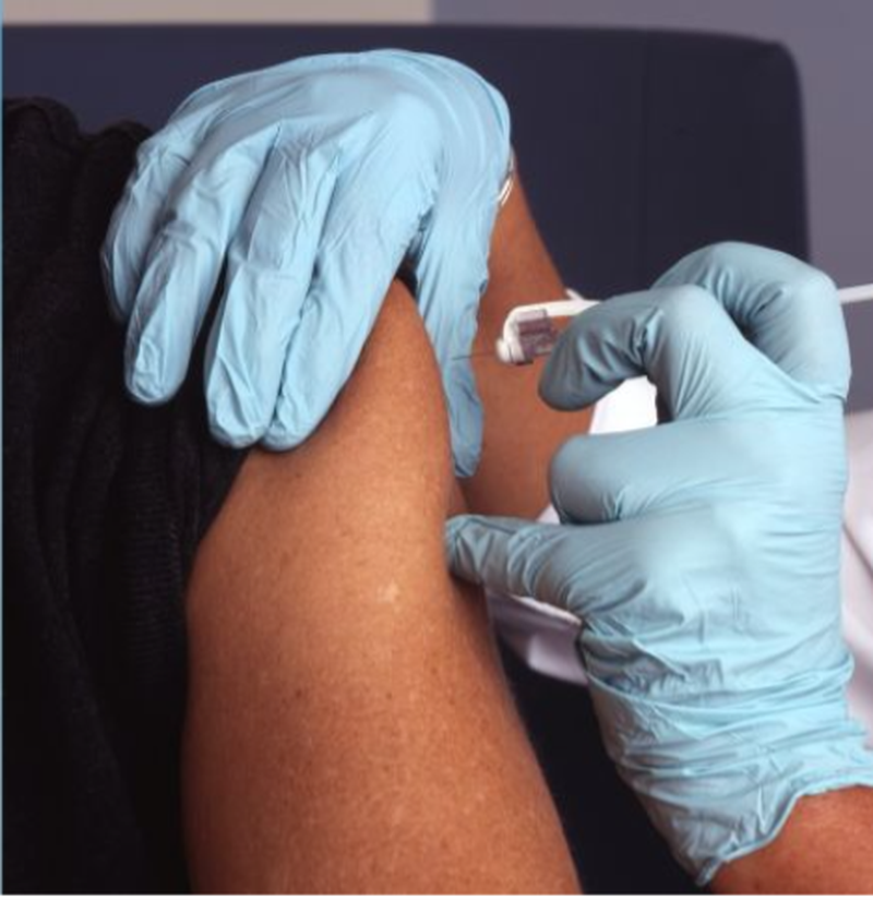 Trei cadre medicale depistate pozitiv cu COVID-19 după vaccinare