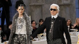 stella tennant s-a sinucid a decedat karl lagerfeld Chanel