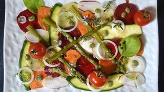 VIDEO-Legumele și fructele pot fi combinate într-un carpaccio delicios