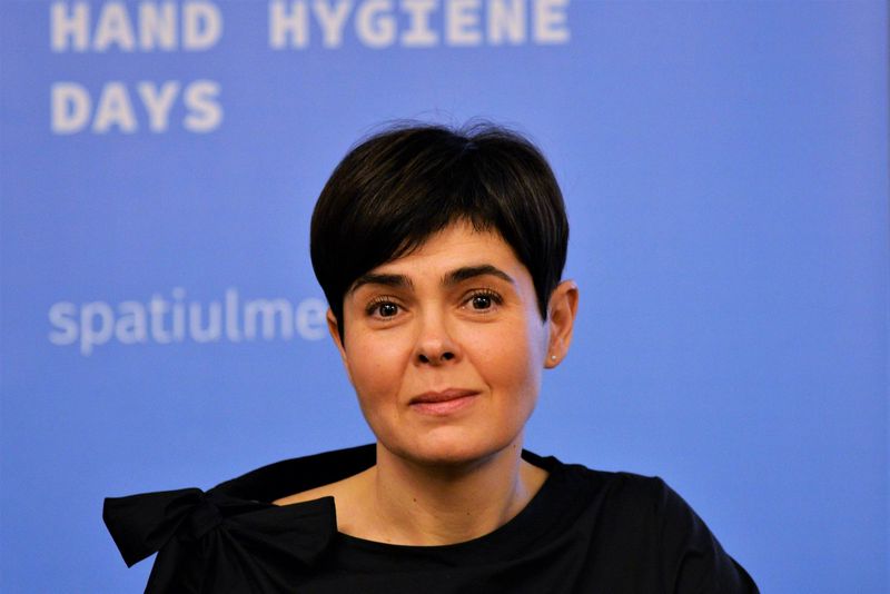 școli deschise pe 8 februarie