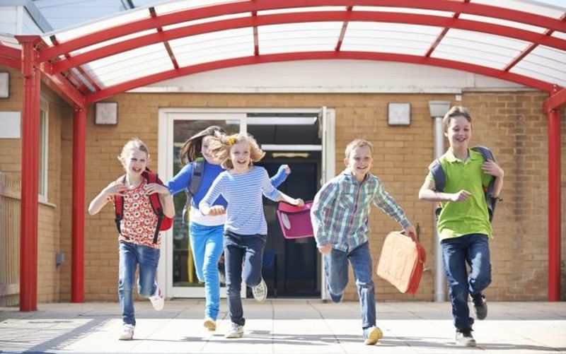 Când se redeschid școlile în februarie 2021: Începe semestrul 2 cu toţi elevii în clase?