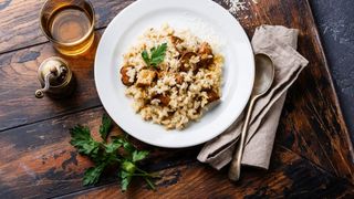 VIDEO - Mesele încărcate de sărbători se răzbună acum pe dieta noastră