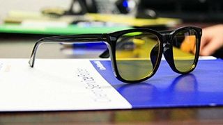 Cum să alegeți cei mai eficienți ochelari de protecție pentru lumina albastră, pe care nu îi veți regreta