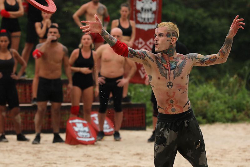 În această seară, de la 22:00, la “Survivor România”, Faimoșii și Războinicii își vor disputa jocul pentru provizii