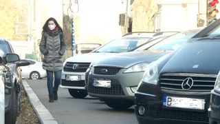 masini parcate trotuar pietoni