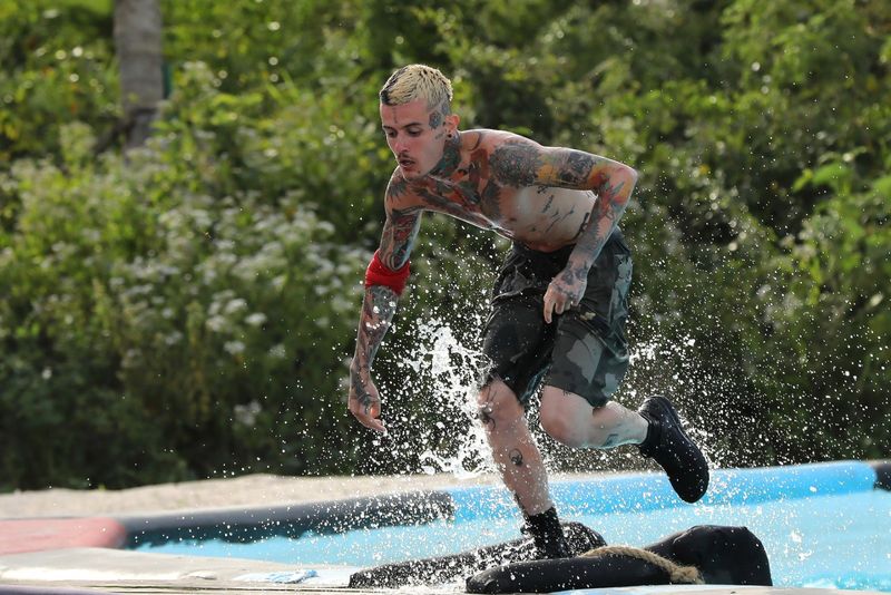 „Survivor Romania” // Primul joc de imunitate a fost castigat de Faimosi! Razboinicul Sorin a fost propus spre eliminare, in Consiliu, de coechipieri; telespectatorii au avut parte de prima sesiune de votare, in timpul Consiliului