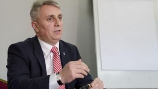 Lucian Bode a cerut să se facă verificări la Secţia 4 de Poliţie din Timişoara, unde fostul şef al secţiei şi-ar fi ameninţat şi hărţuit angajaţii