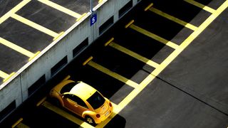 Locurile de parcare se scumpesc în marile orașe. În București taxa ar putea ajunge la 600 de lei pe an