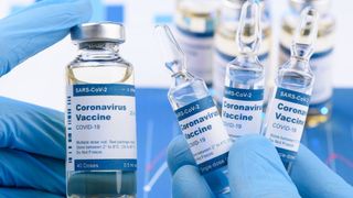 Italia va da în judecată Pfizer din cauza întârzierii dozelor de vaccin anti-COVID