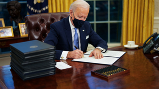 Joe Biden a propus o reformă a legii imigraţiei şi a semnat mai multe ordine executive