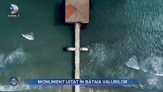 VIDEO - Monument uitat în bătaia valurilor