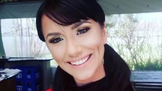 O profesoară de 28 de ani a căzut de pe stânci în timp ce își făcea un selfie. Ce a urmat e șocant