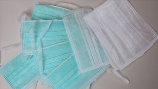 Ministerul Sănătăţii, avertisment de ultimă oră: Chiar şi după ce vi s-a administrat a doua doză de vaccin, este recomandat să continuaţi să purtaţi masca