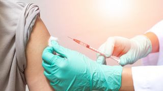 Câte reacții adverse au fost înregistrate în urma vaccinării în România