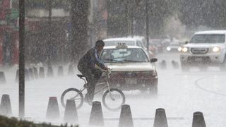 Prognoza meteo ANM pentru luni, 25 ianuarie. Vremea continuă să se răcească. Vântul bate în toată țara