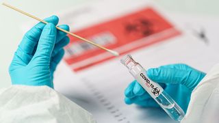 O nouă alternativă pentru cei care se întorc în țară: Testarea COVID-19 în loc de carantinarea pentru 14 zile