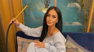 ella de la puterea dragostei alături de tatăl ei