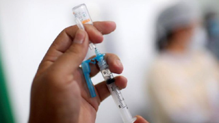 Suedia suspendă plăţile pentru vaccinul anti-COVID-19 Pfizer