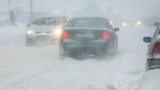 VIDEO - Iarnă grea peste România. Drumuri naționale rămase înzăpezite