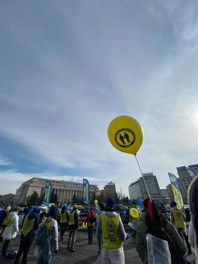 Protest al sindicaliştilor din Sănătate, în Piaţa Victoriei: ”Fără noi, COVID-ul e pe voi!”