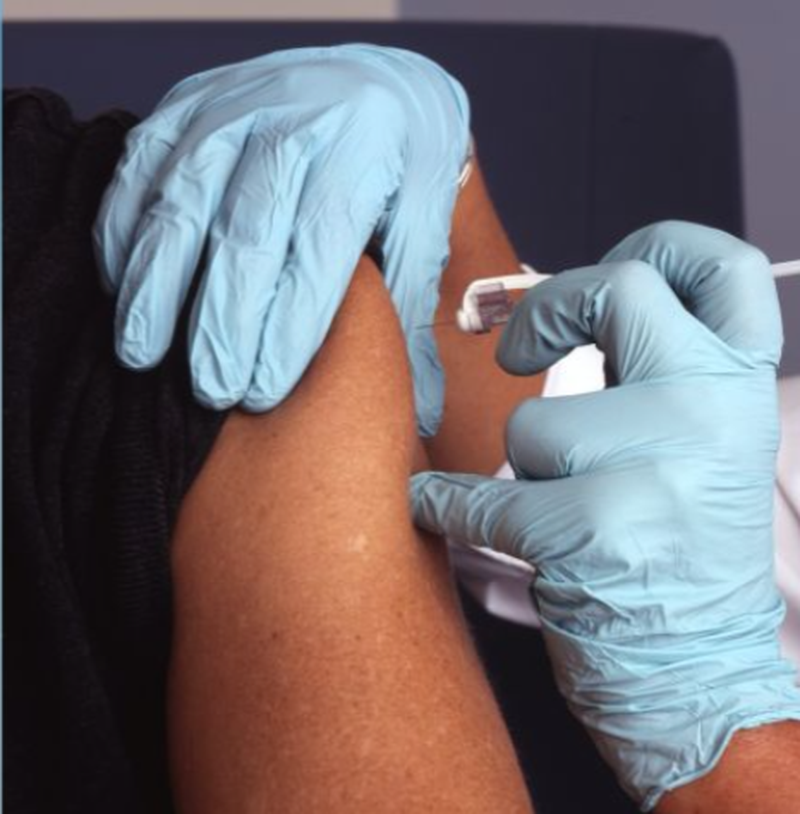 Vaccinul Pfizer anti-COVID-19 nu are legătură cu morţi semnalate în urma vaccinării