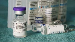 A şaptea tranşă de vaccin Pfizer BioNTech soseşte luni în ţară. Toate detaliile